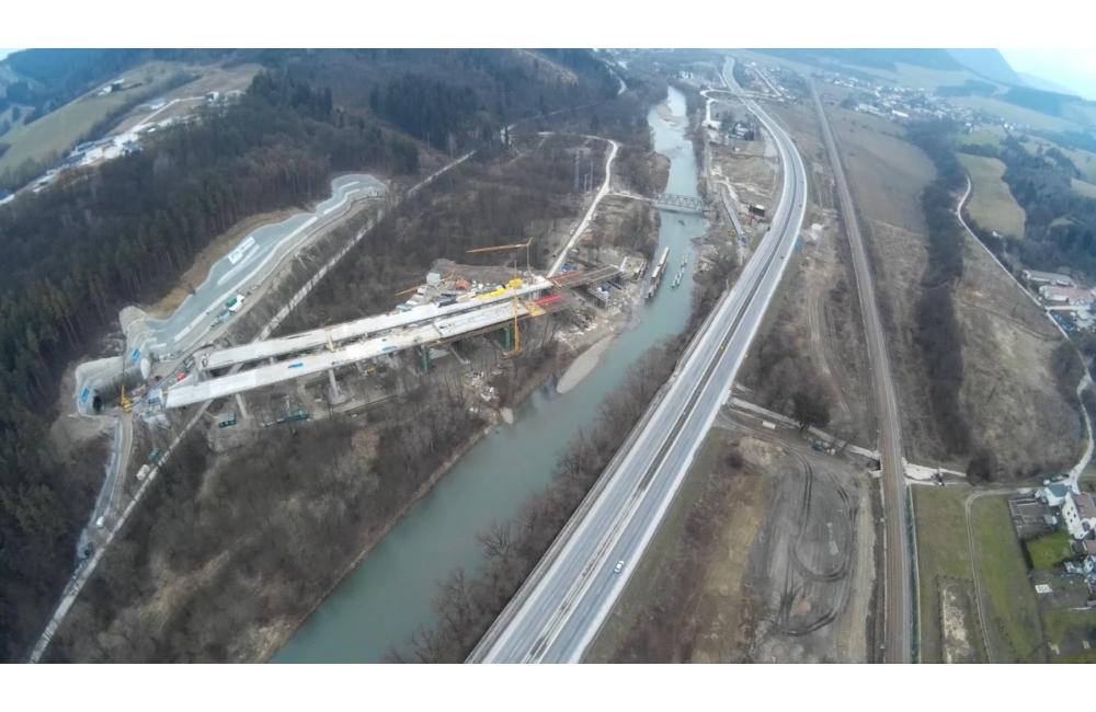 Letecké fotografie výstavby úseku D3 Žilina - Brodno, foto 12