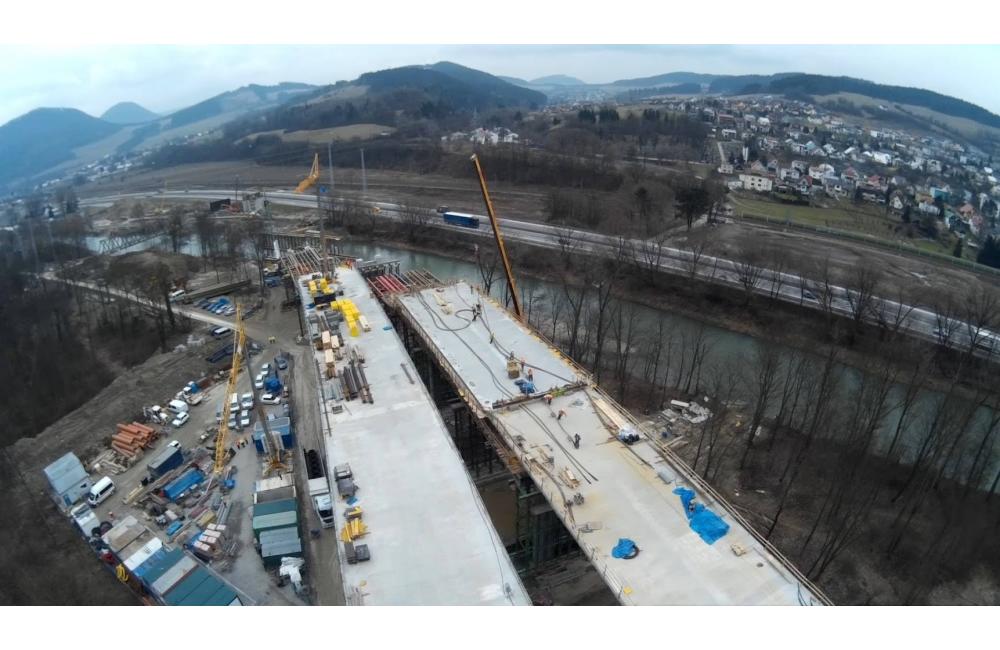 Letecké fotografie výstavby úseku D3 Žilina - Brodno, foto 15