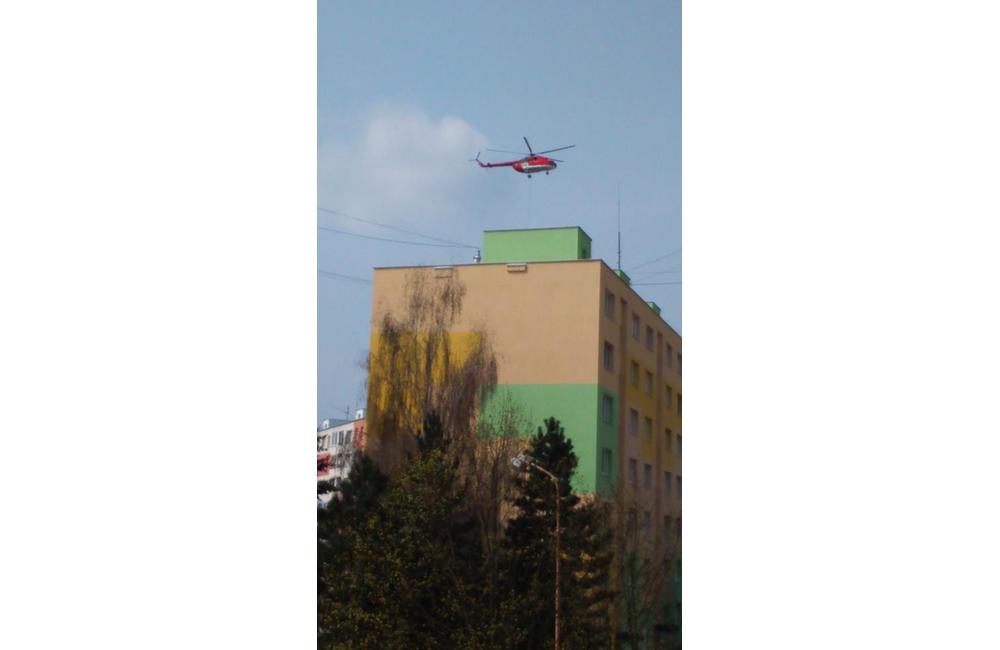 Červená helikoptéra nad Žilinou - 6.4.2016, foto 8