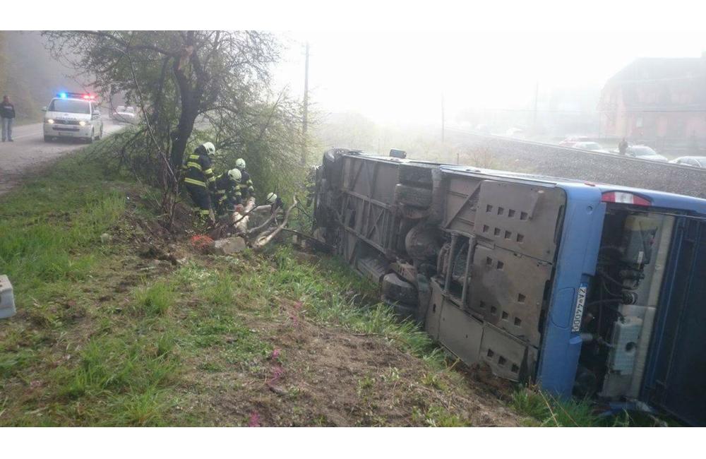 Nehoda autobusu na trase Žilina - Kamenná Poruba - 28.4.2016, foto 8