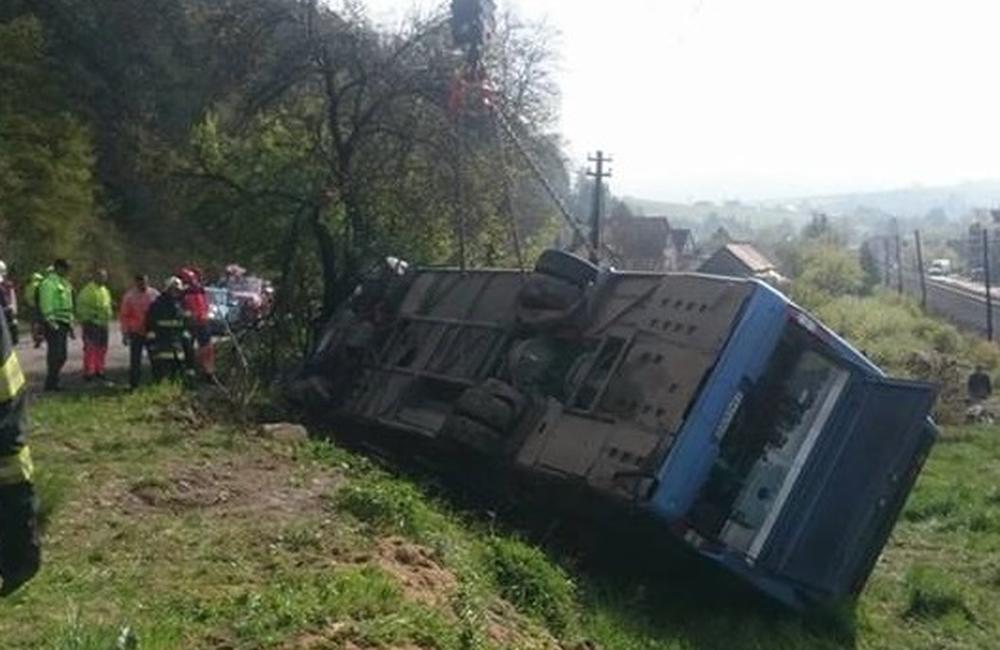 Nehoda autobusu na trase Žilina - Kamenná Poruba - 28.4.2016, foto 10