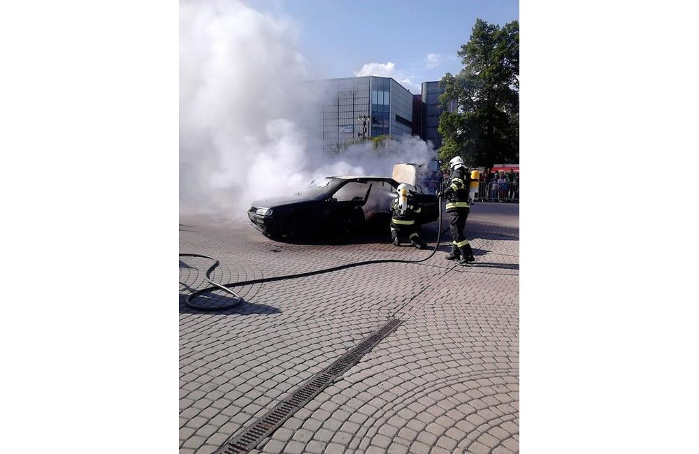 Ukážka zásahu hasičov na Dni sv. Floriána 2016 v Žiline, foto 2