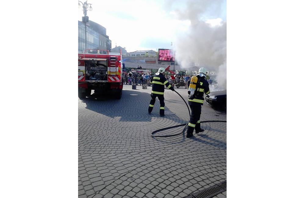 Ukážka zásahu hasičov na Dni sv. Floriána 2016 v Žiline, foto 7