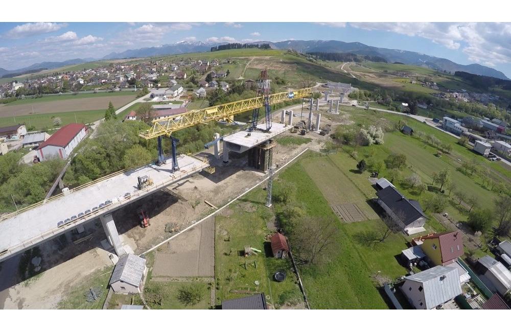 Aktuálne zábery zo stavby diaľnice Žilina - Lietavská Lúčka, foto 10
