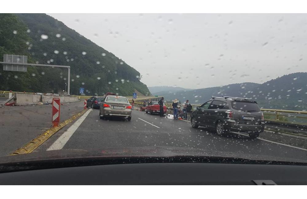 Dopravná nehoda na diaľnici D3 - 11.6.2016, foto 2