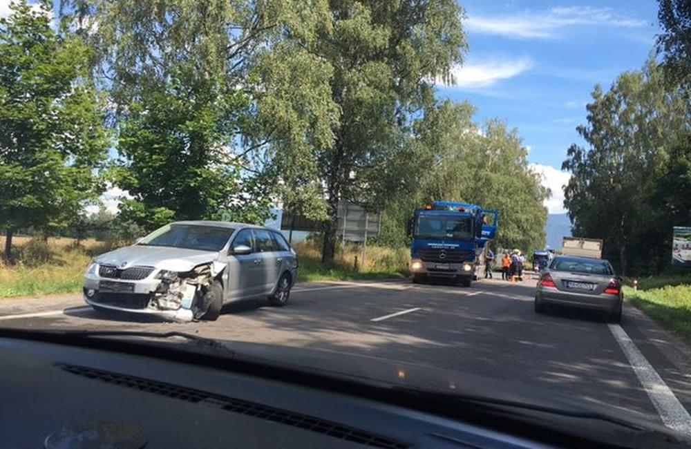 Dopravné kolóny 02.08.2016 v dôsledku nehody 5 vozidiel pod Strečnom, foto 4