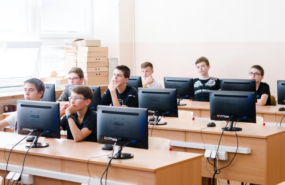 Programovanie pre Android ZŠ Karpatská 9.9.2016, foto 7