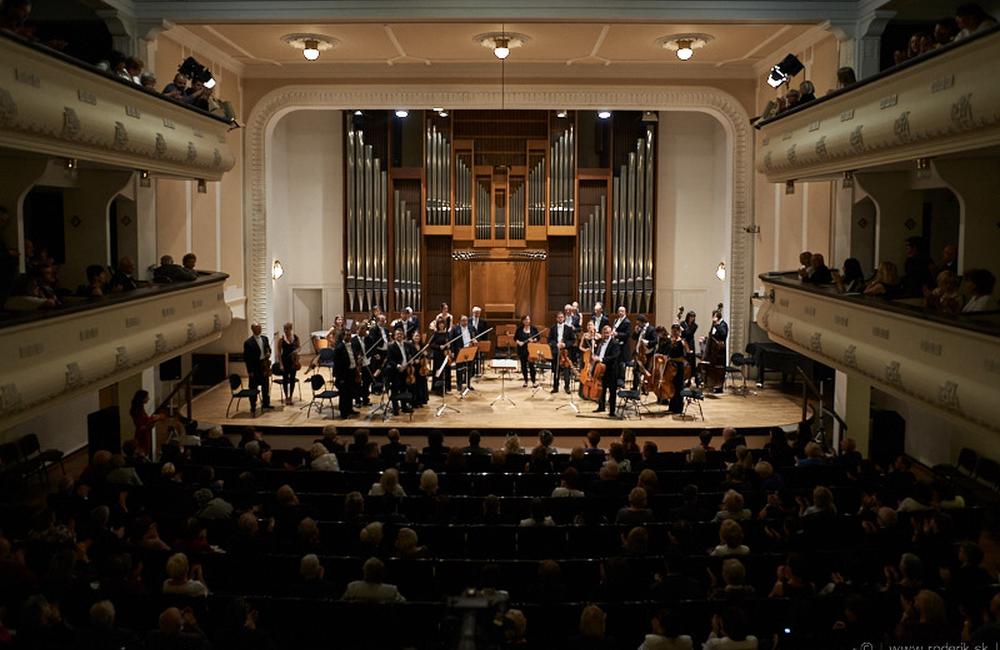 Fotografie z otváracieho koncertu 43. sezóny Štátneho komorného orchestra Žilina, foto 21