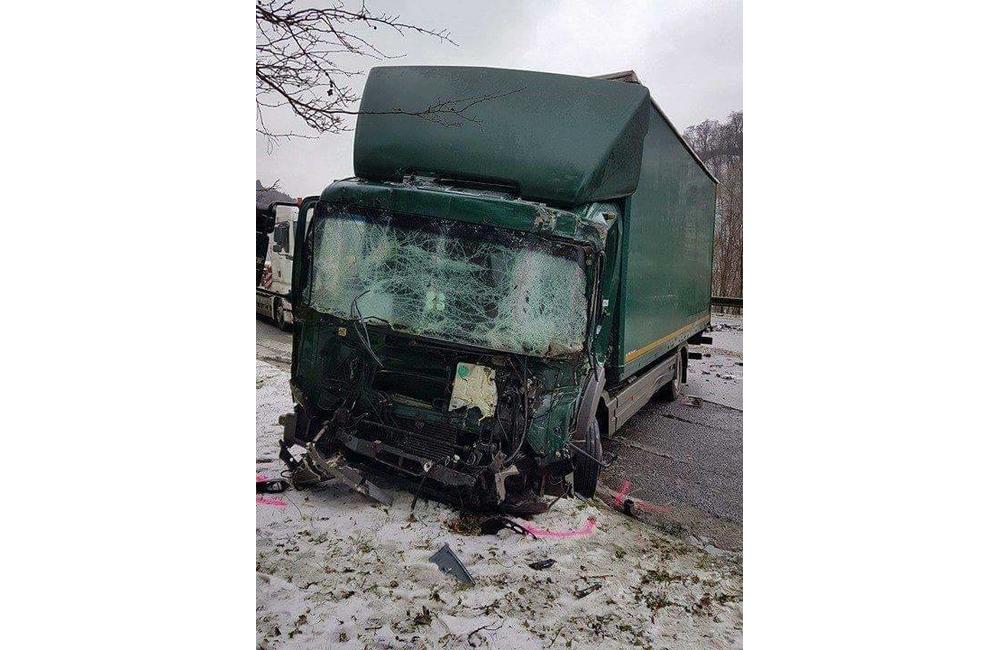 Foto z nehody na ceste pod Strečnom - 16.11.2016, foto 3