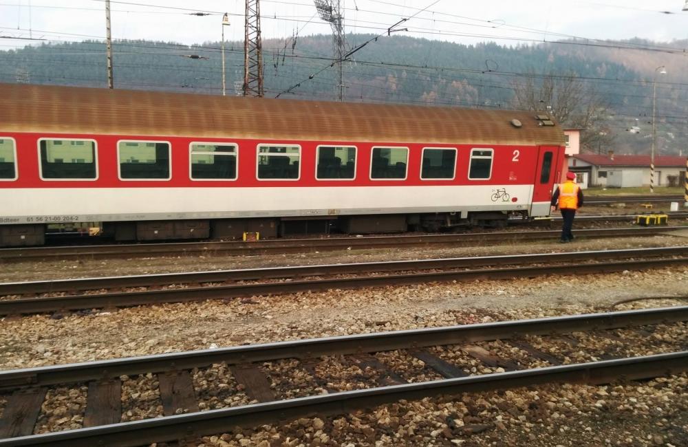 Aktuálne: Na železničnej stanici v Žiline sa vykoľajil vlak, foto 4