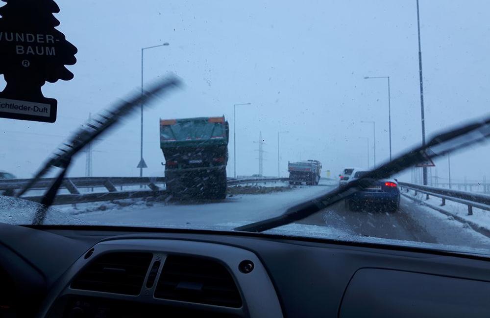Sneženie zaskočilo cestárov, foto 6