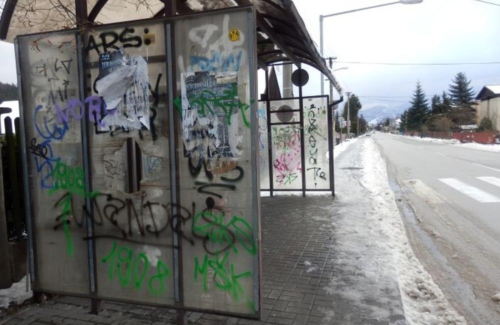 V Tepličke nad Váhom úradujú sprejeri, foto 3