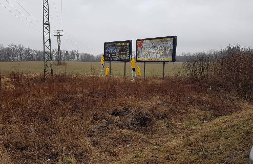 Reklamné nosiče na ceste Žilina - Mojšová Lúčka 18.3.2017, foto 4