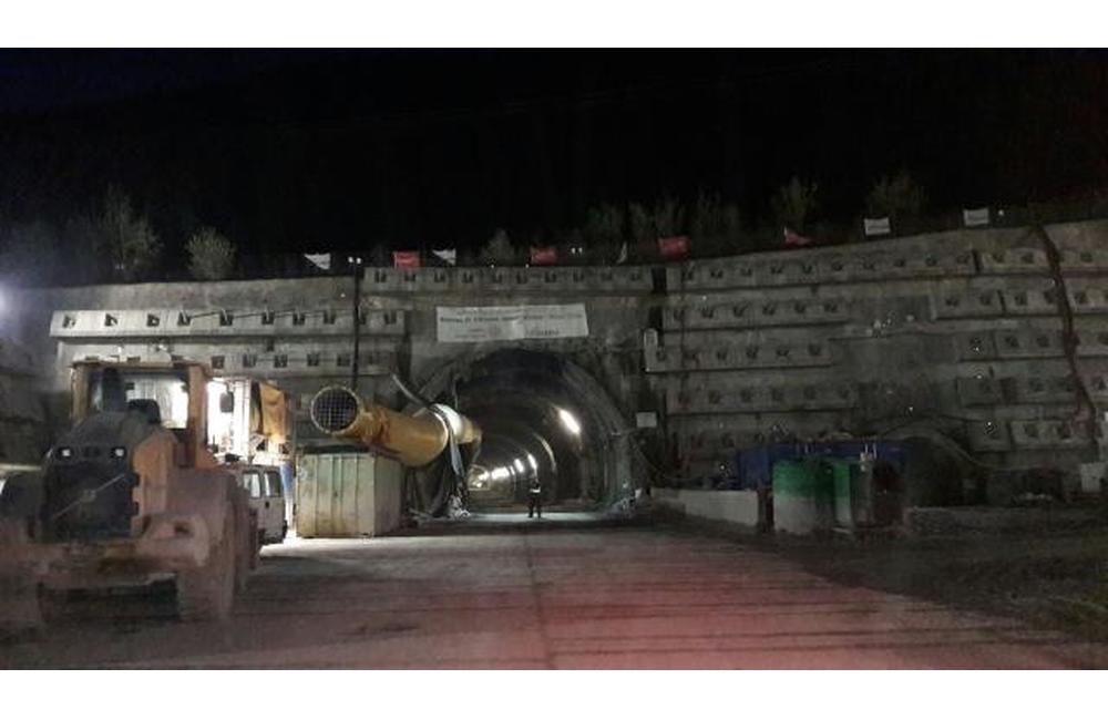 Polícia zverejnila fotografie z nehody v tuneli Višňové, foto 3