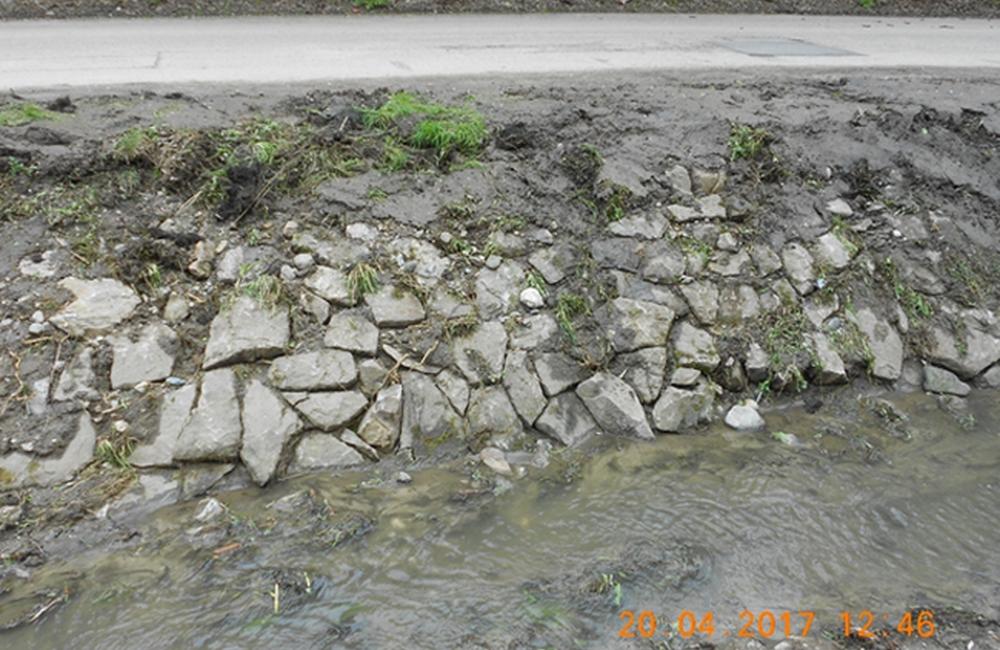 Čistenie brehov potoka Všivák, foto 1