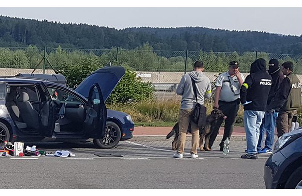 Policajná razia na diaľnici D1, odpočívadlo Predmier - 14.7.2017, foto 5