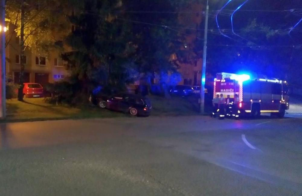 Nehoda na Solinkách, pri ktorej nabúral opitý vodič do stromu, foto 1