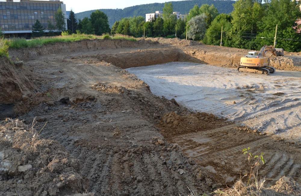 Výstavba nového parkoviska na sídlisku Vlčince, foto 3