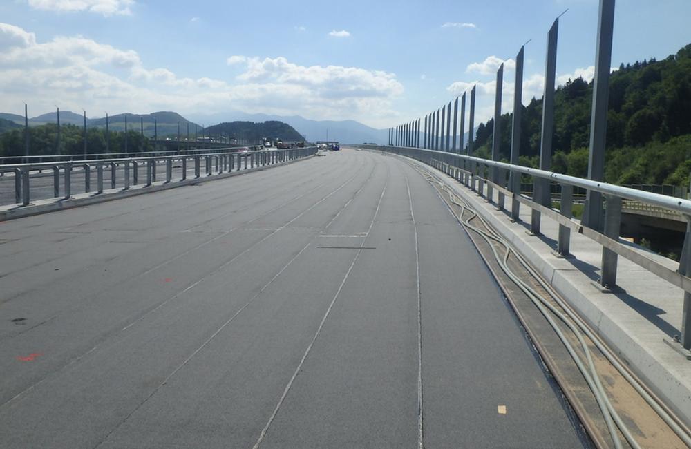 NDS zverejnila aktuálne fotky zo stavby diaľnice D3 v Žiline, práce postupne finišujú, foto 5