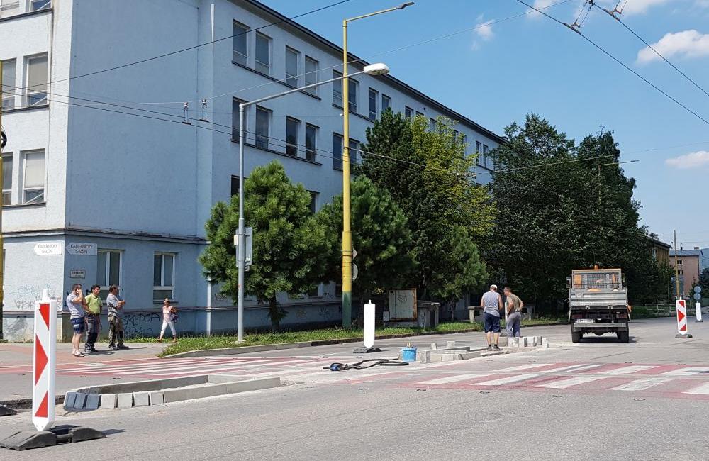 Zmena radenia a jazdných pruhov na Komenského a Hlinskej ulici, foto 1