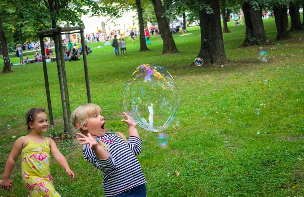 Bubble Day 2017 v Budatínskom parku v Žiline, foto 9