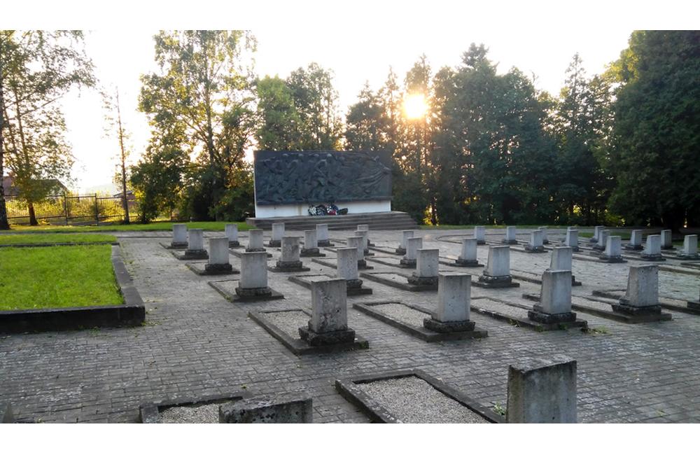Reliéf SNP na Cintoríne Červenej armády na Bôriku v Žiline, foto 4