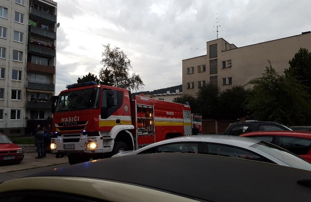 V byte na ulici Revolučná vybuchol plyn, na mieste sú hasiči aj záchranná služba, foto 2