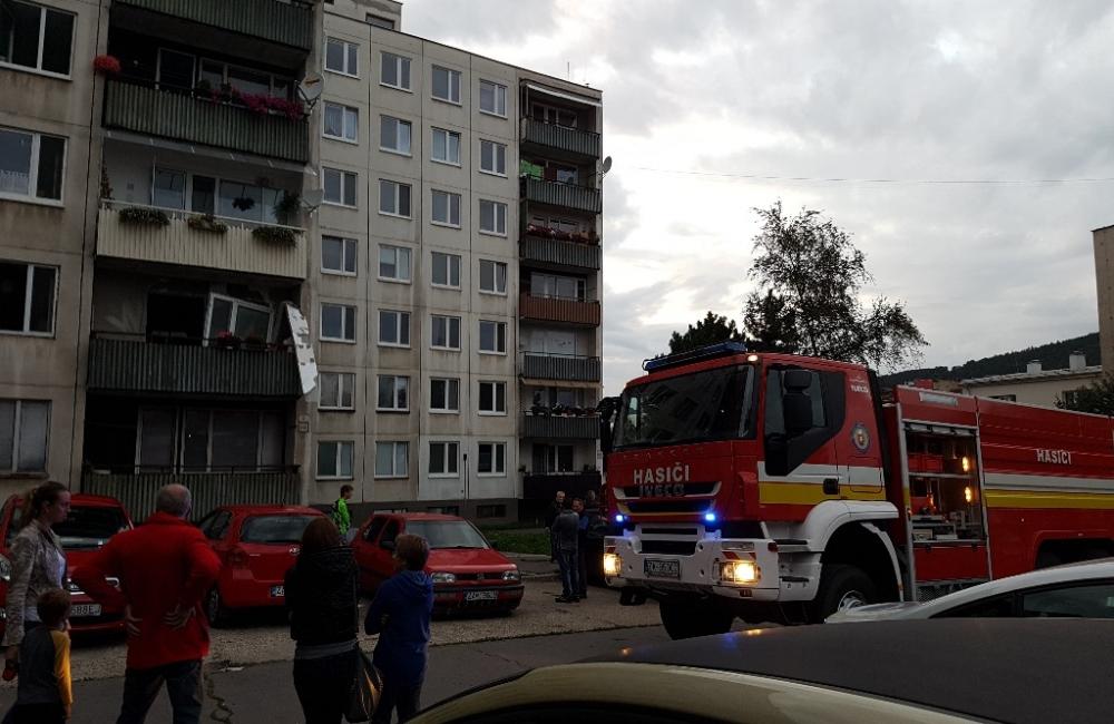 V byte na ulici Revolučná vybuchol plyn, na mieste sú hasiči aj záchranná služba, foto 3