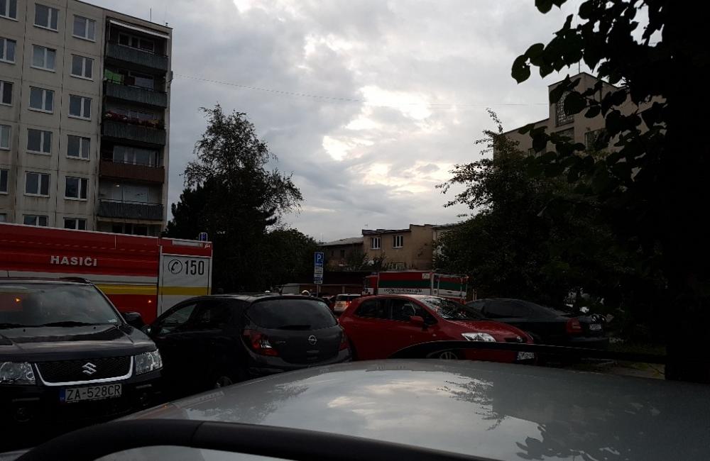 V byte na ulici Revolučná vybuchol plyn, na mieste sú hasiči aj záchranná služba, foto 4