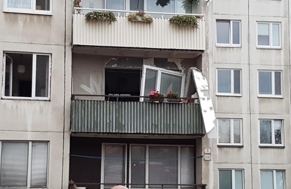 V byte na ulici Revolučná vybuchol plyn, na mieste sú hasiči aj záchranná služba, foto 6