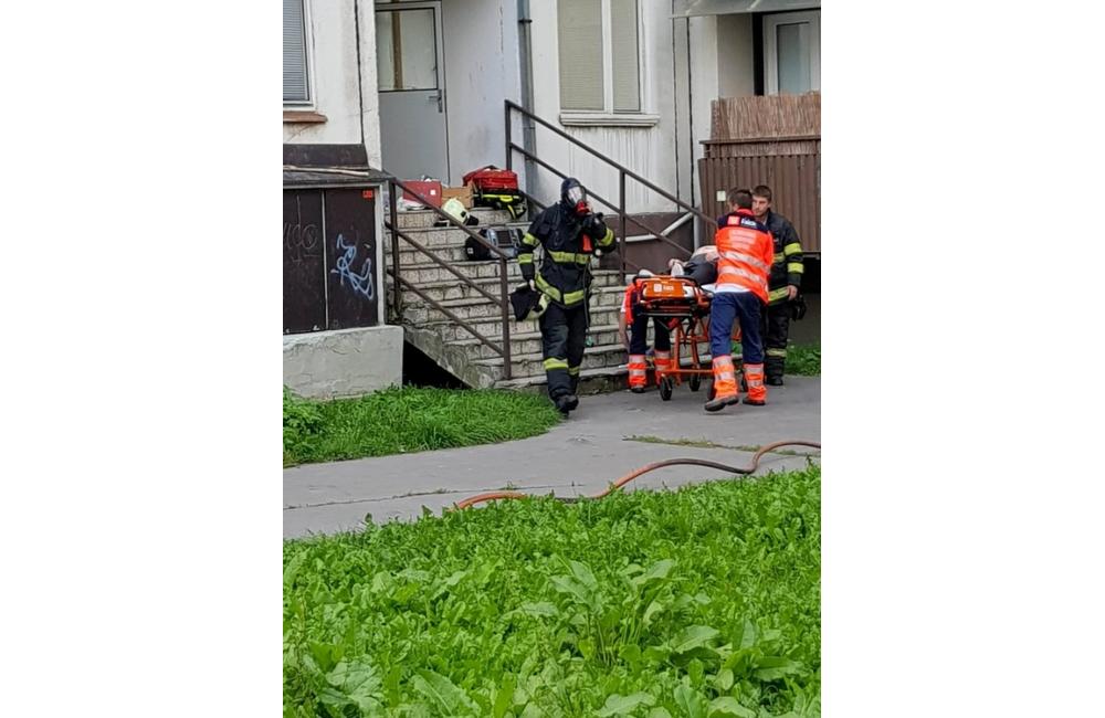 V byte na ulici Revolučná vybuchol plyn, na mieste sú hasiči aj záchranná služba, foto 7