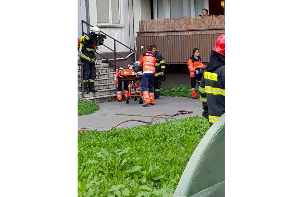 V byte na ulici Revolučná vybuchol plyn, na mieste sú hasiči aj záchranná služba, foto 8