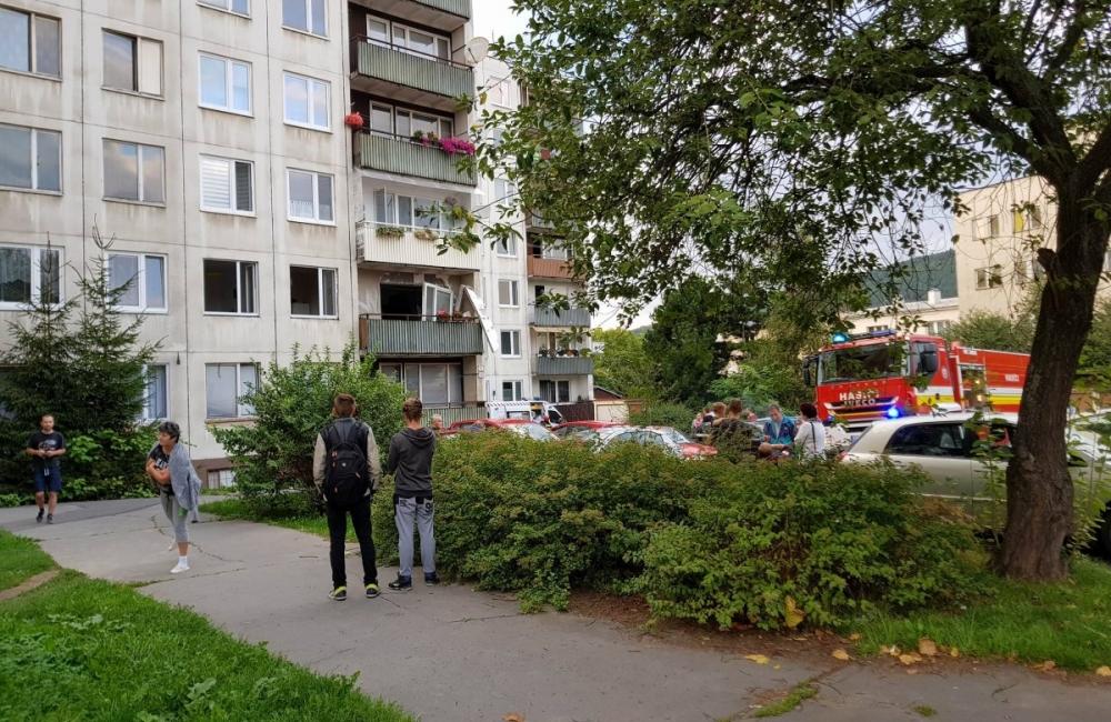 V byte na ulici Revolučná vybuchol plyn, na mieste sú hasiči aj záchranná služba, foto 15