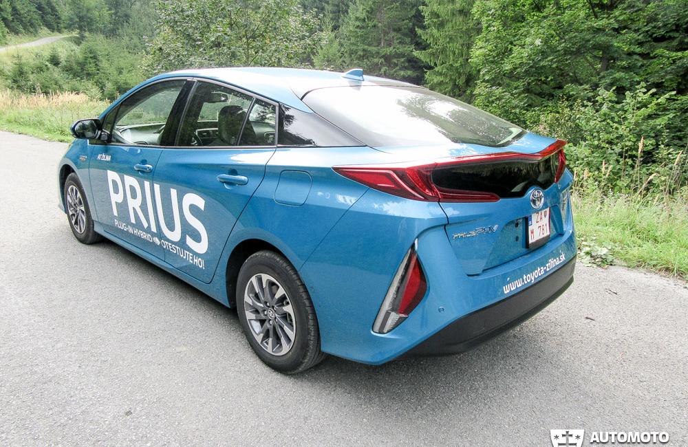 Redakčný test: Toyota Prius Plug-in Hybrid , foto 12