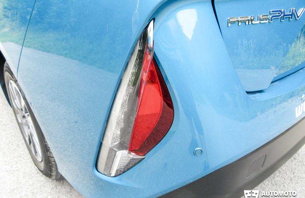 Redakčný test: Toyota Prius Plug-in Hybrid , foto 14