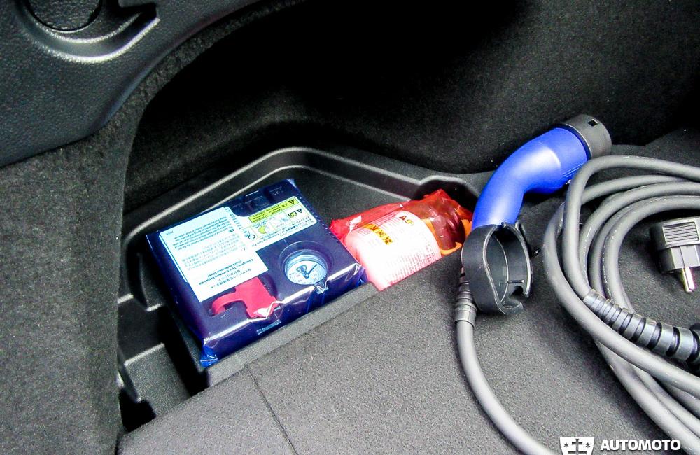 Redakčný test: Toyota Prius Plug-in Hybrid , foto 28