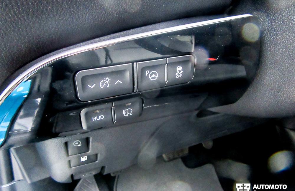 Redakčný test: Toyota Prius Plug-in Hybrid , foto 39
