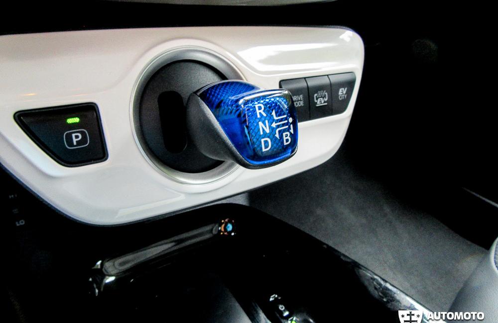 Redakčný test: Toyota Prius Plug-in Hybrid , foto 40