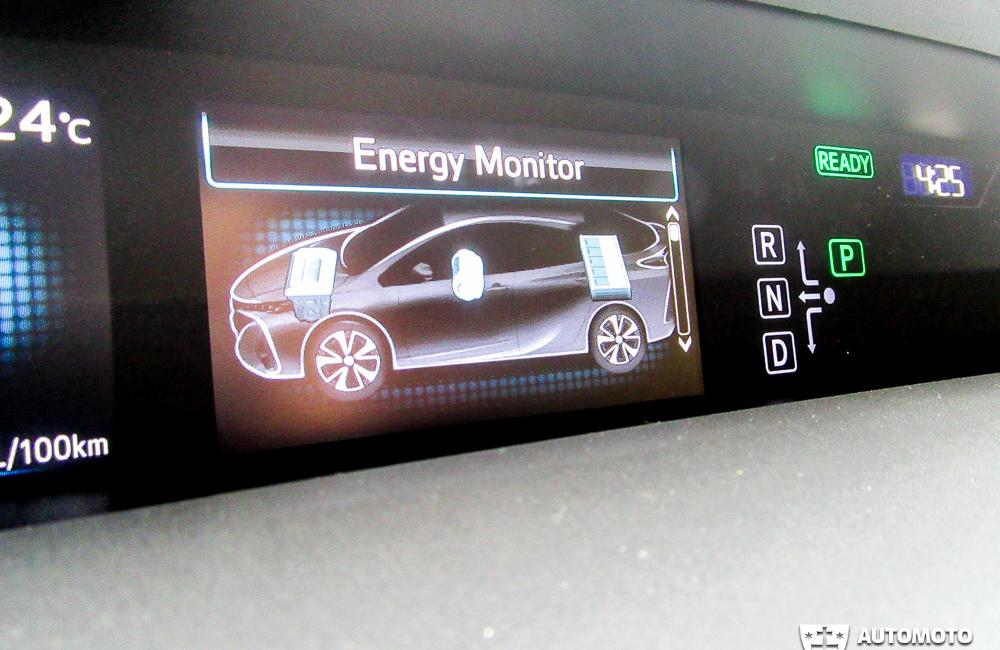 Redakčný test: Toyota Prius Plug-in Hybrid , foto 48