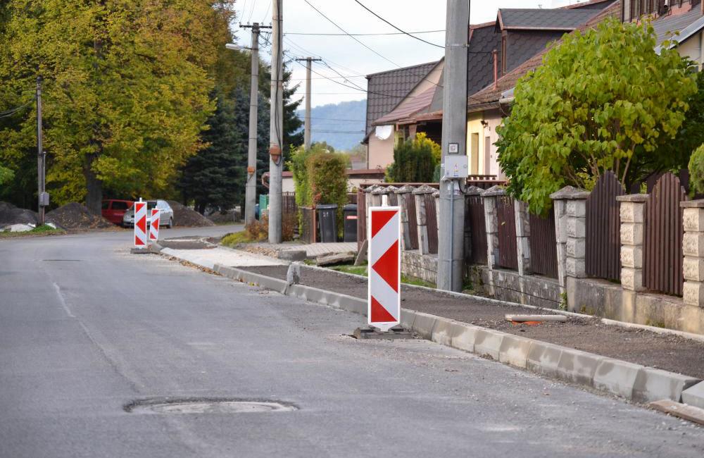 Rekonštrukcia cesty v obci Rosina, foto 4