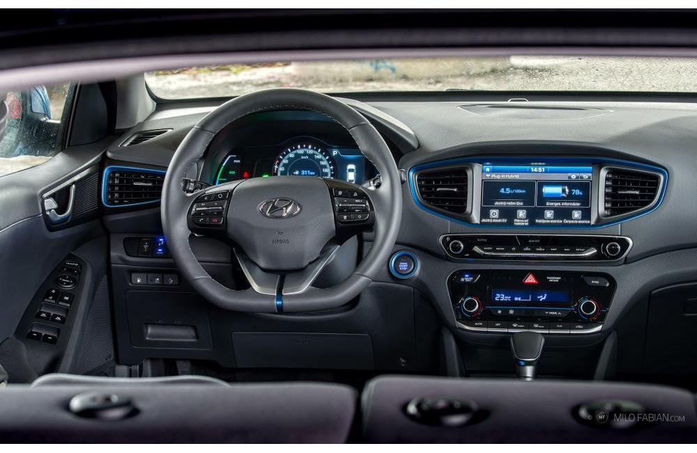 Veľké porovnanie: Hyundai Ioniq Plug-In vs Toyota Prius Plug-In, foto 22