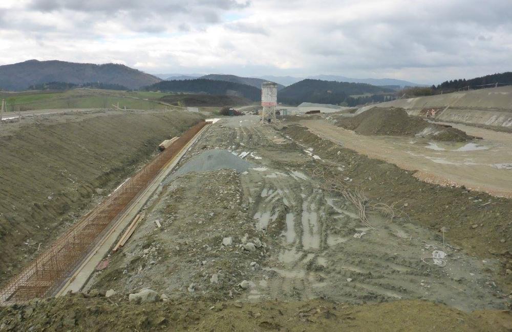 NDS zverejnila aktuálne fotografie z výstavby diaľničného úseku Lietavská Lúčka - Višňové, foto 8