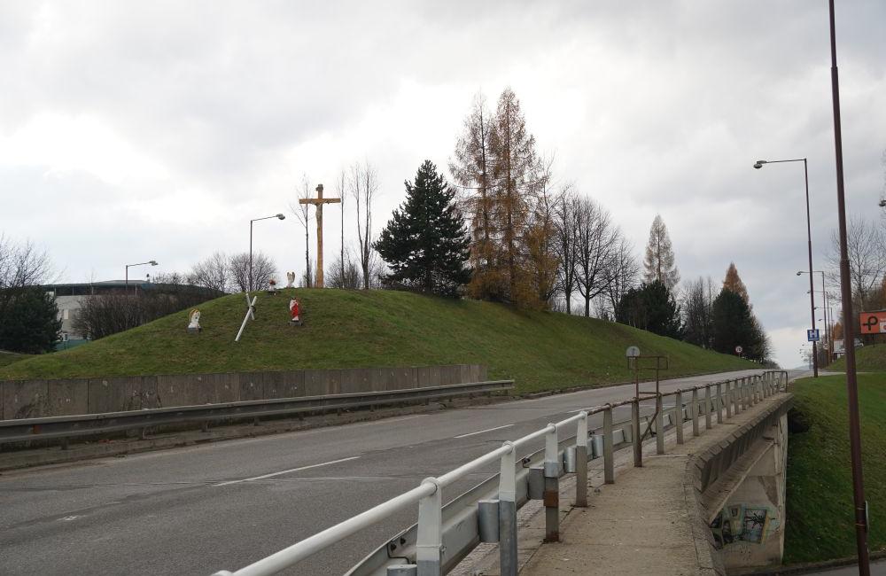 Najväčší drevený kríž v Žiline - Nemocničná ulica, foto 9