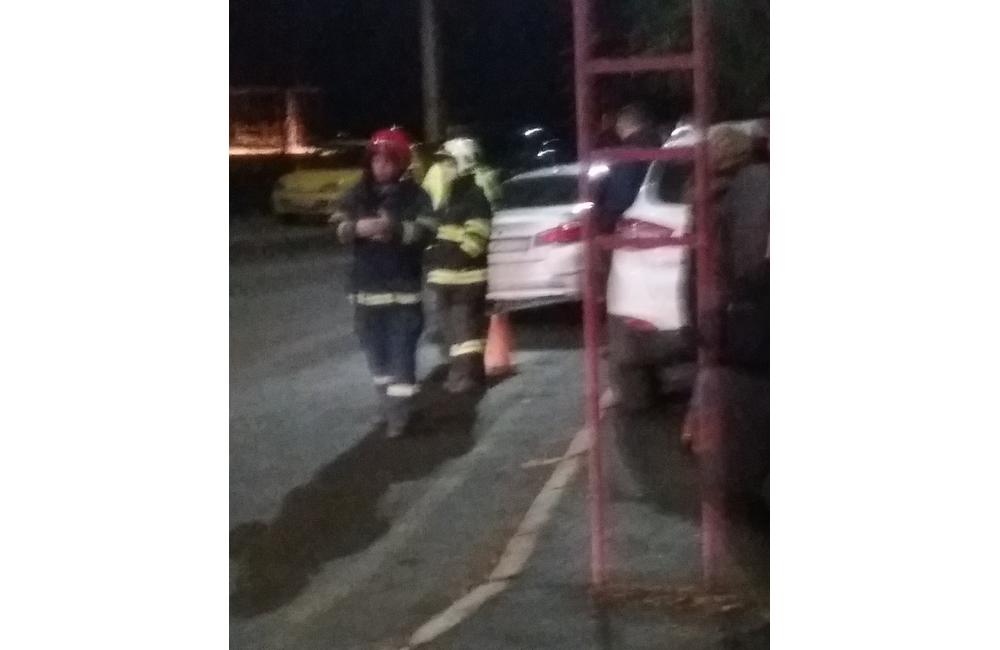 Osobné auto zrazilo osobu s dieťaťom na sídlisku Solinky, foto 3