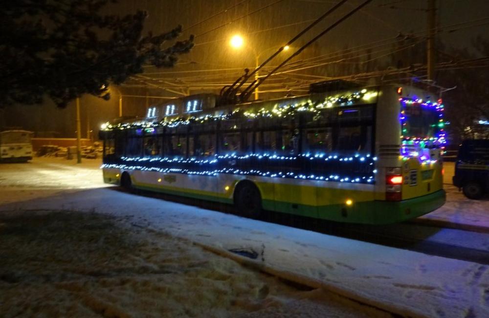 Vianočný trolejbus v uliciach Žiliny aj v roku 2017, foto 3