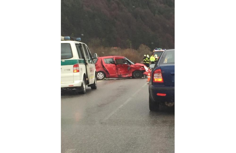 Pri Belej došlo k dopravnej nehode dvoch vozidiel, v mieste sa zdržíte, foto 3