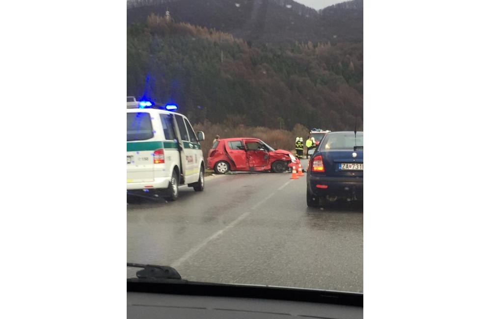 Pri Belej došlo k dopravnej nehode dvoch vozidiel, v mieste sa zdržíte, foto 4