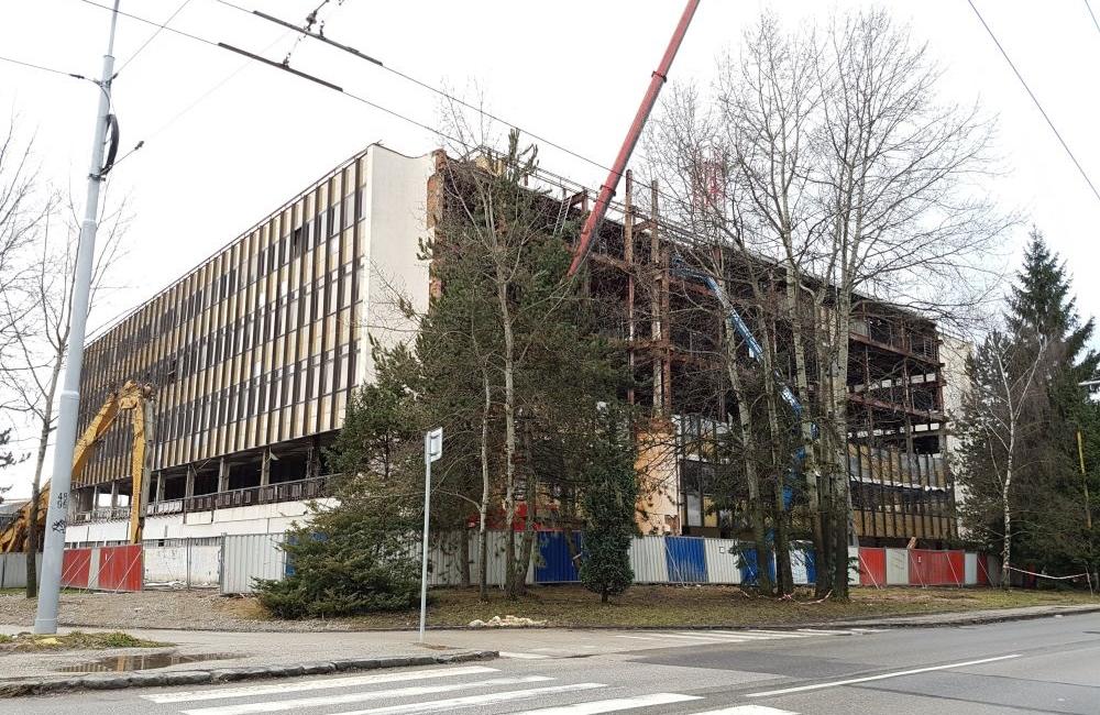 Aktuálny stav prác na prestavbe administratívnej budovy na ulici Obchodná, sídlisko Vlčince, foto 10