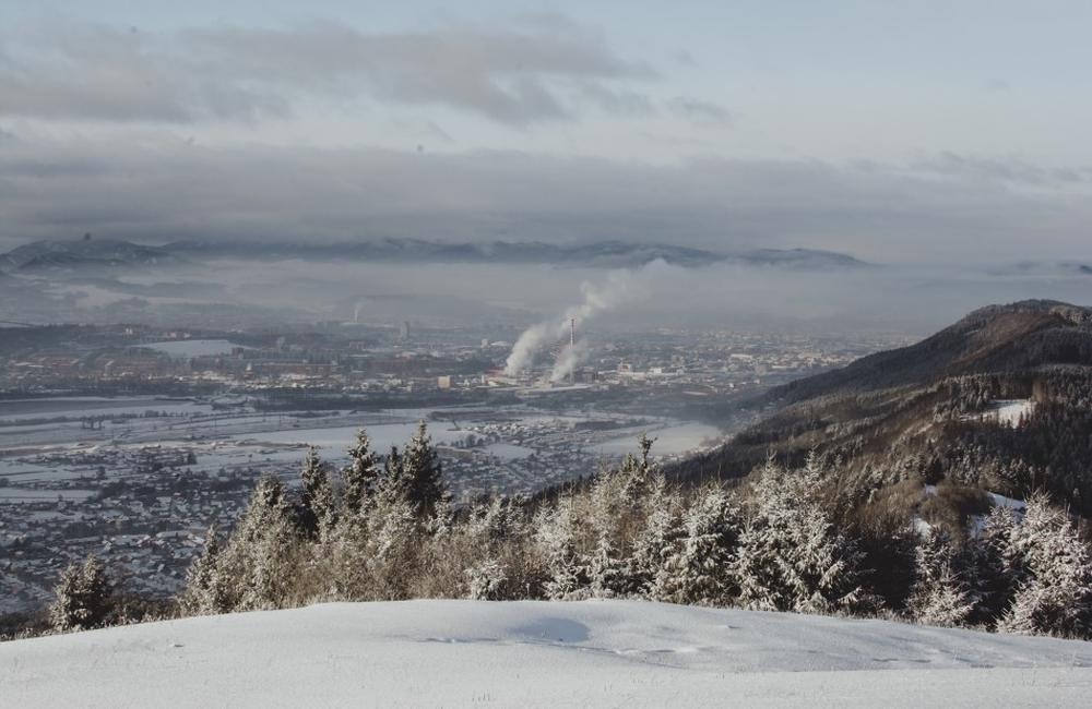 Nádherná zimná scenéria: Zasnežený Straník a Žilina, foto 8