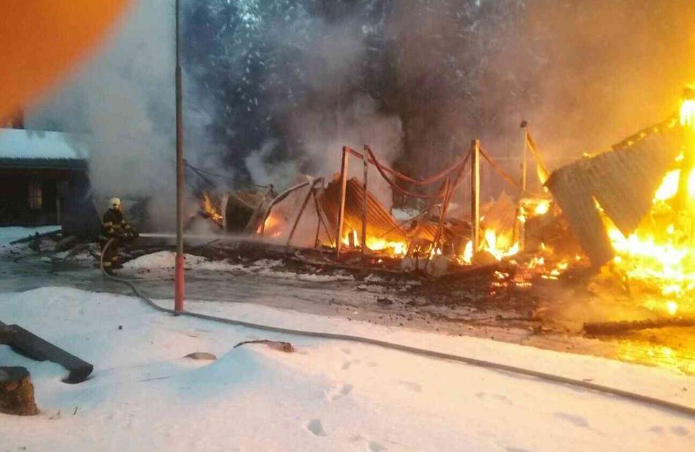 Požiar unimobuniek v obci Pribylina 5. februára 2018, foto 2